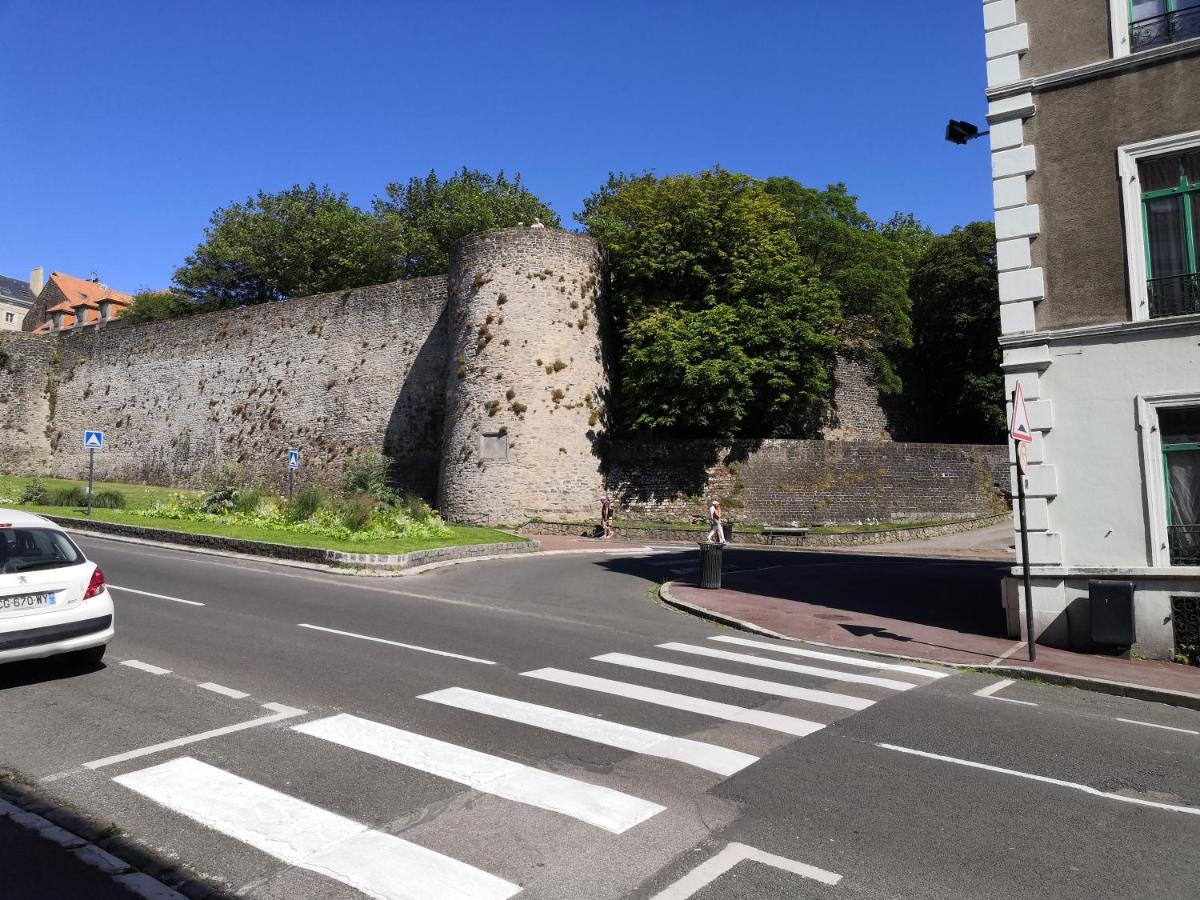 Superbe appartement, face à la vieille ville ! Boulogne-sur-Mer Esterno foto